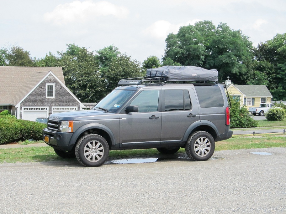 Land Rover LR3 with Roof top tent